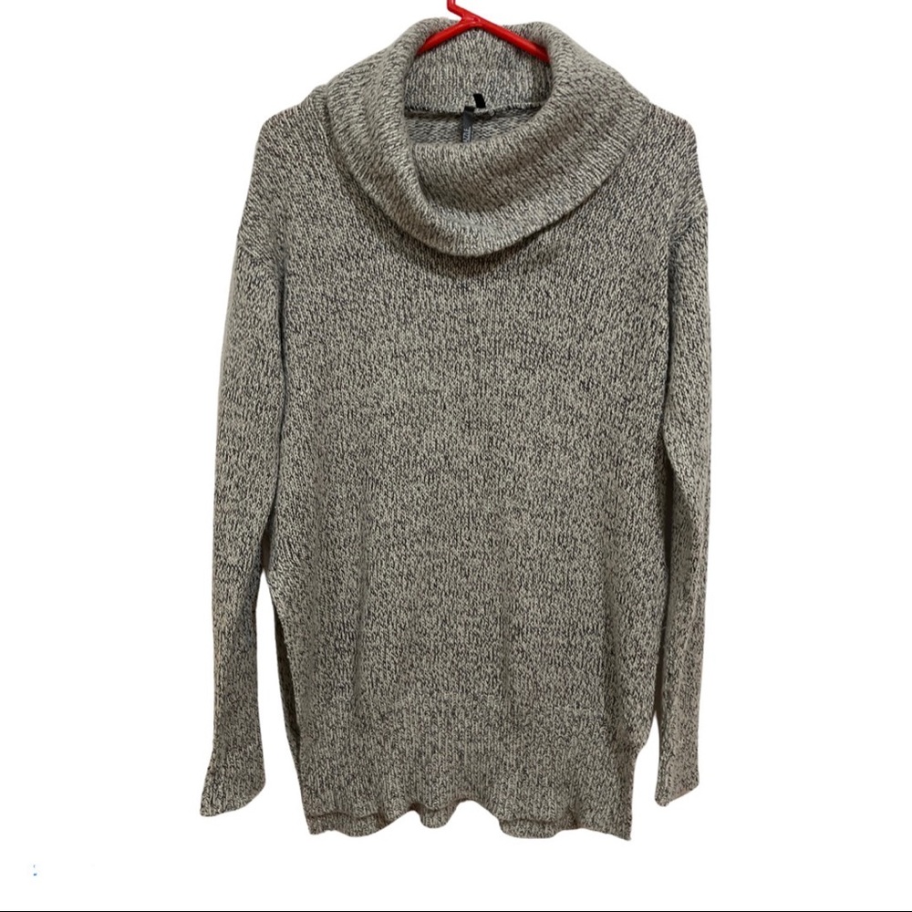 Long Chunky Grey Turtle Neck Sweater - Medium